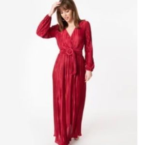Unique Vintage maxi dress in Burgundy Size M with belt